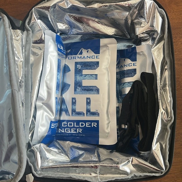 Ultra Arctic Zone Expandable Lunch Box - Picture 5 of 8